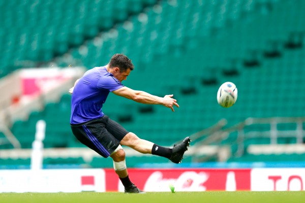 LONDON, ENGLAND - OCTOBER 30: Dan Carter of the New Zealand All Blacks kicks during a New Zealand All Blacks Captain's Run at Twickenham Stadium on October 30, 2015 in London, United Kingdom. (Photo by Phil Walter/Getty Images)