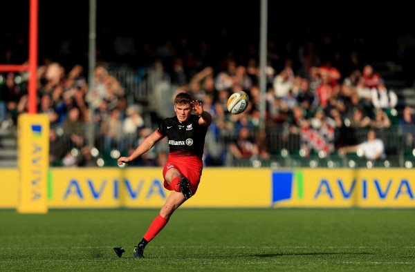 BARNET, ENGLAND - OCTOBER 31: Owen Farrell of Saracens kicks a penalty during the Aviva Premiership match between Saracens and London Irish at Allianz Park stadium on October 31, 2015 in Barnet, England. (Photo by Stephen Pond/Getty Images)