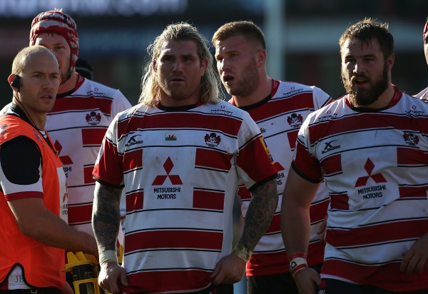 GLOUCESTER, ENGLAND - OCTOBER 31: Gloucester players including Richard Hibbard during the Aviva Premiership match between Gloucester Rugby and Worcester Warriors at Kingsholm Stadium on October 31, 2015 in Gloucester, England. (Photo by Matt Cardy/Getty Images)