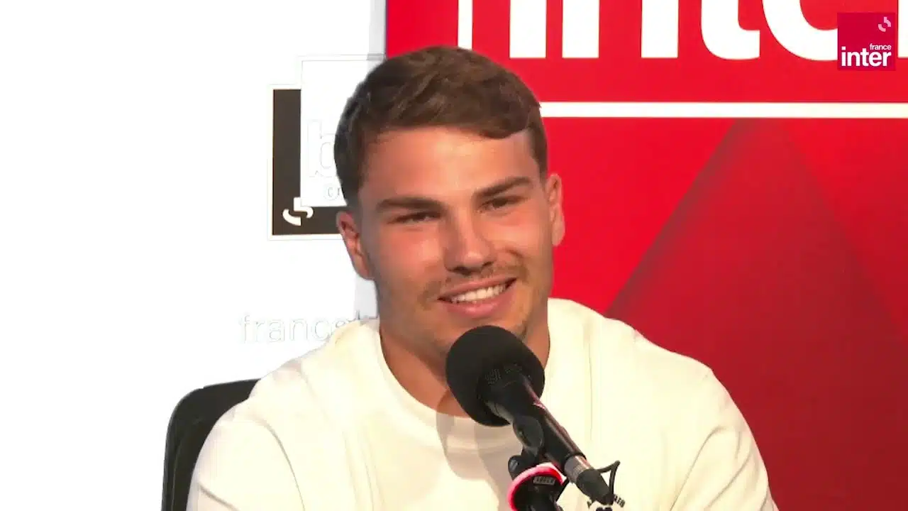 Antoine Dupont reveals his pick for the greatest scrum-half of all time