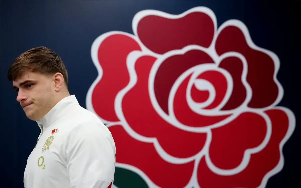 England international signs new contract at Saracens